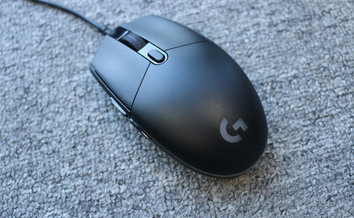 Logitech G102 giá 480 ngàn đồng