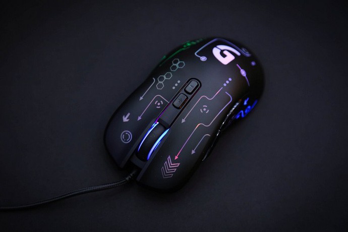 Fuhlen G90S RGB giá 500 ngàn đồng